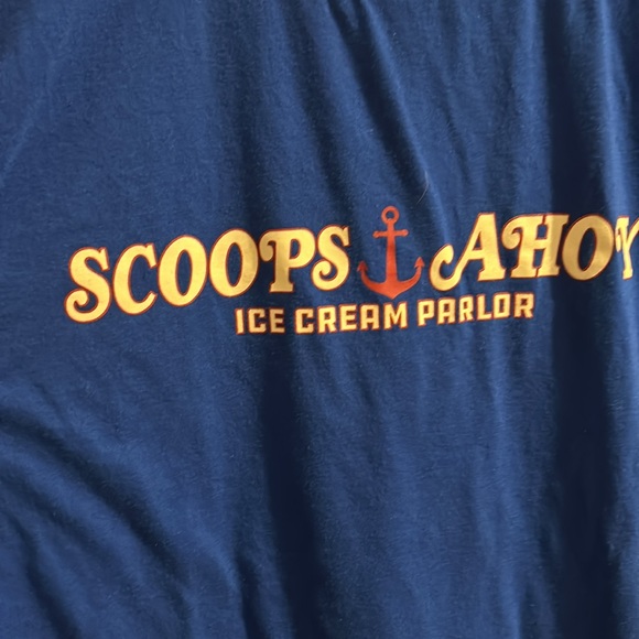Baskin Robbins tee Scoops ⚓️ Ahoy Ice Cream Parlor tee Stranger Things - Picture 2 of 5